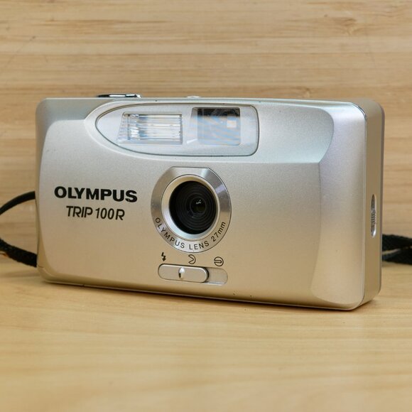 Olympus Trip 100R Point & Shoot 35mm Film Camera - Picture 4 of 8